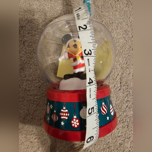 NEW Disney Parks 2022 Holiday Christmas Santa Mickey Mouse Snow Globe Sipper Cup - Picture 9 of 9